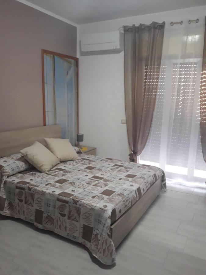Holiday House Marlin Giardini Naxos Eksteriør billede