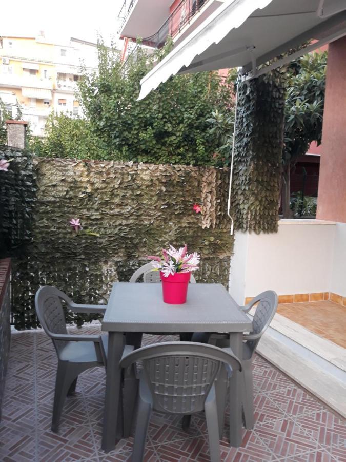 Holiday House Marlin Giardini Naxos Eksteriør billede