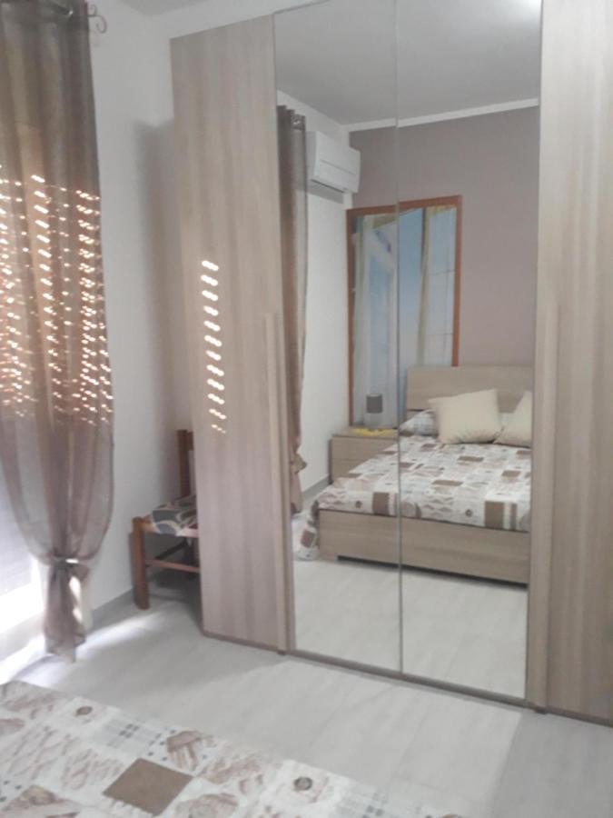 Holiday House Marlin Giardini Naxos Eksteriør billede