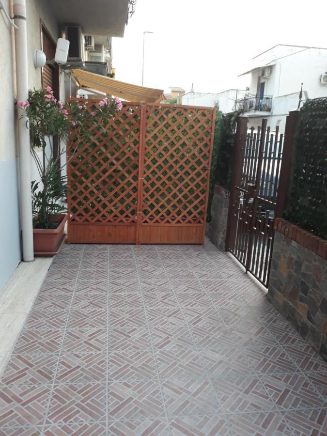 Holiday House Marlin Giardini Naxos Eksteriør billede