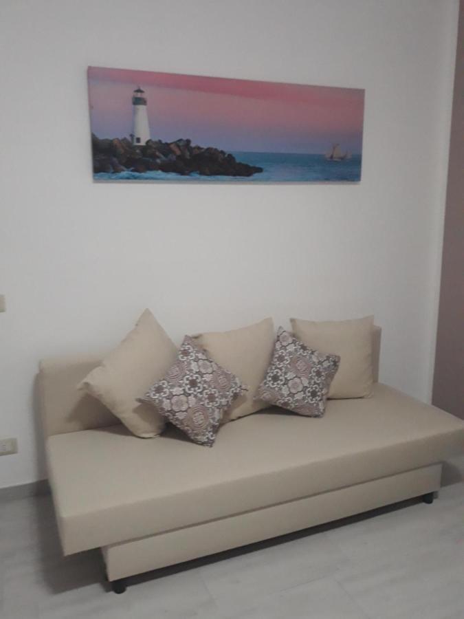 Holiday House Marlin Giardini Naxos Eksteriør billede
