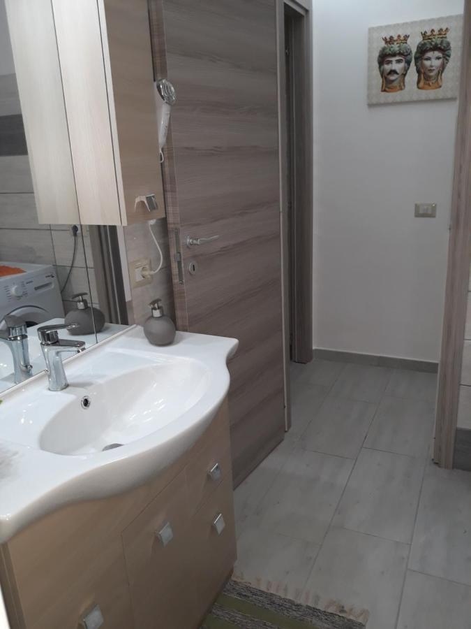 Holiday House Marlin Giardini Naxos Eksteriør billede