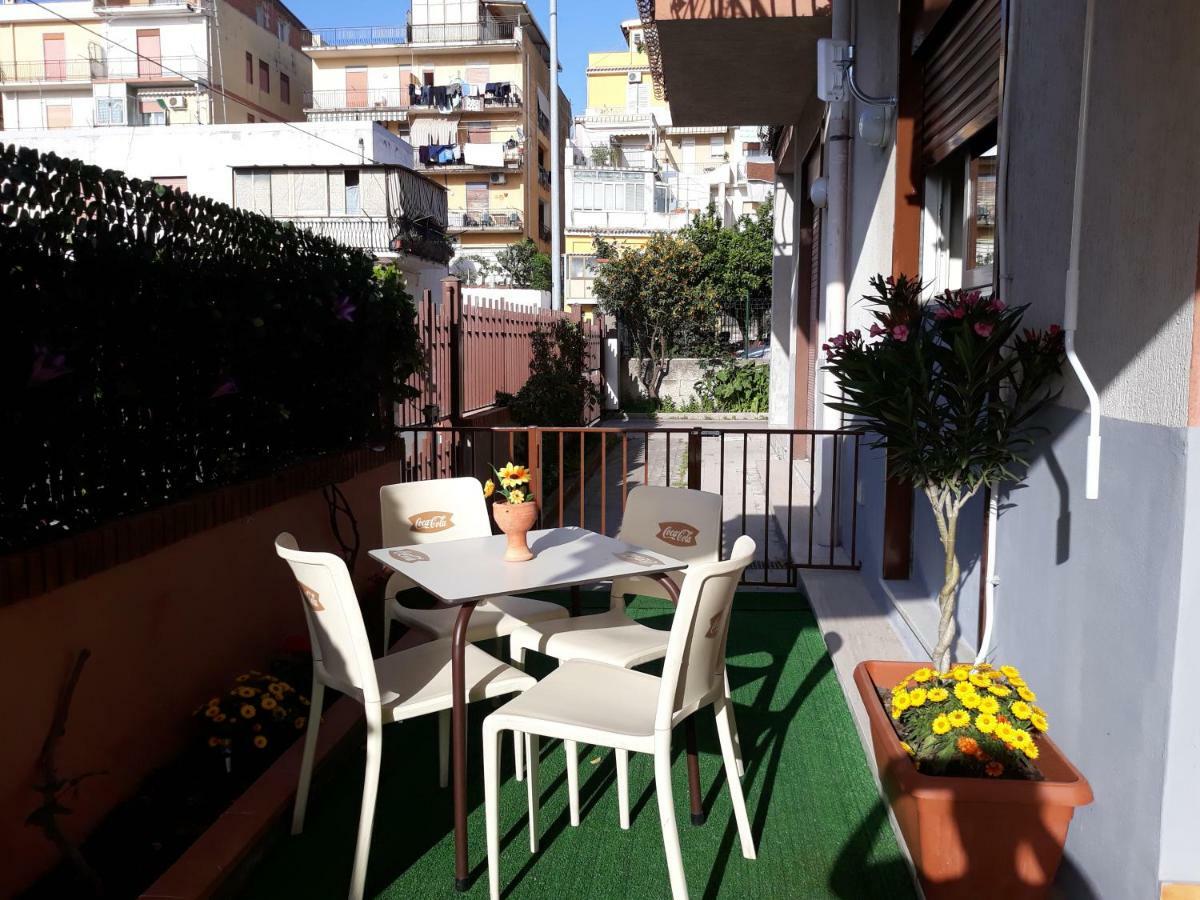 Holiday House Marlin Giardini Naxos Eksteriør billede
