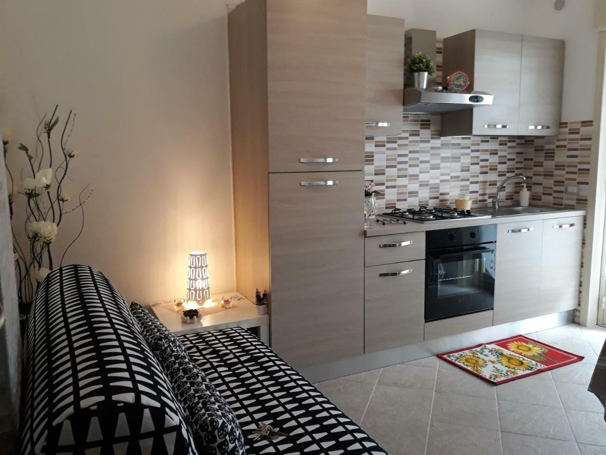 Holiday House Marlin Giardini Naxos Eksteriør billede