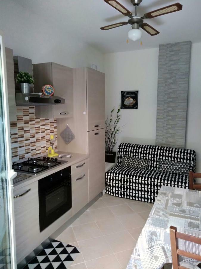 Holiday House Marlin Giardini Naxos Eksteriør billede